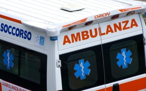 Velista recuperato dopo il ribaltamento al largo di Porto San Giorgio